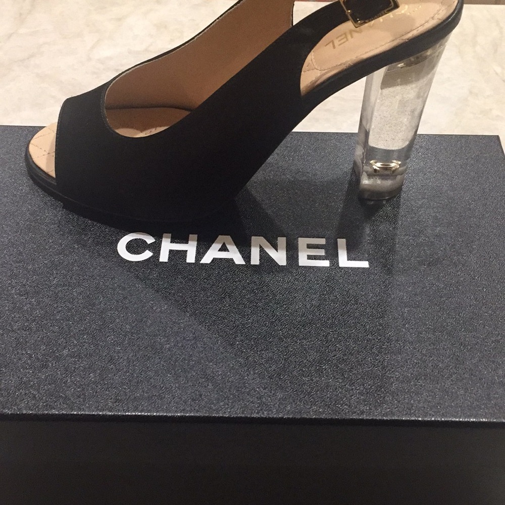 CHANEL Slingbacks